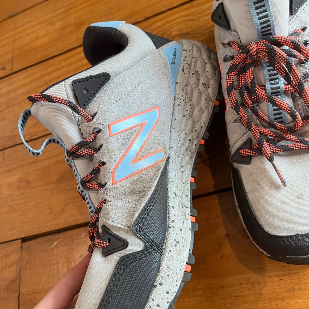 (442) NEW BALANCE SHOES - Picture 12 of 14